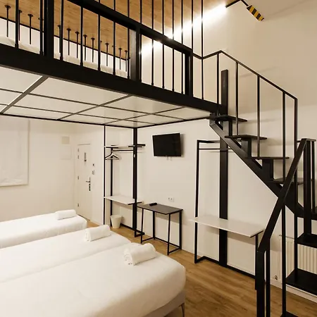 House Hotell 3*