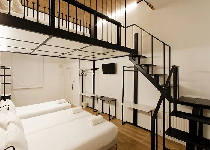 House Hotel 3*